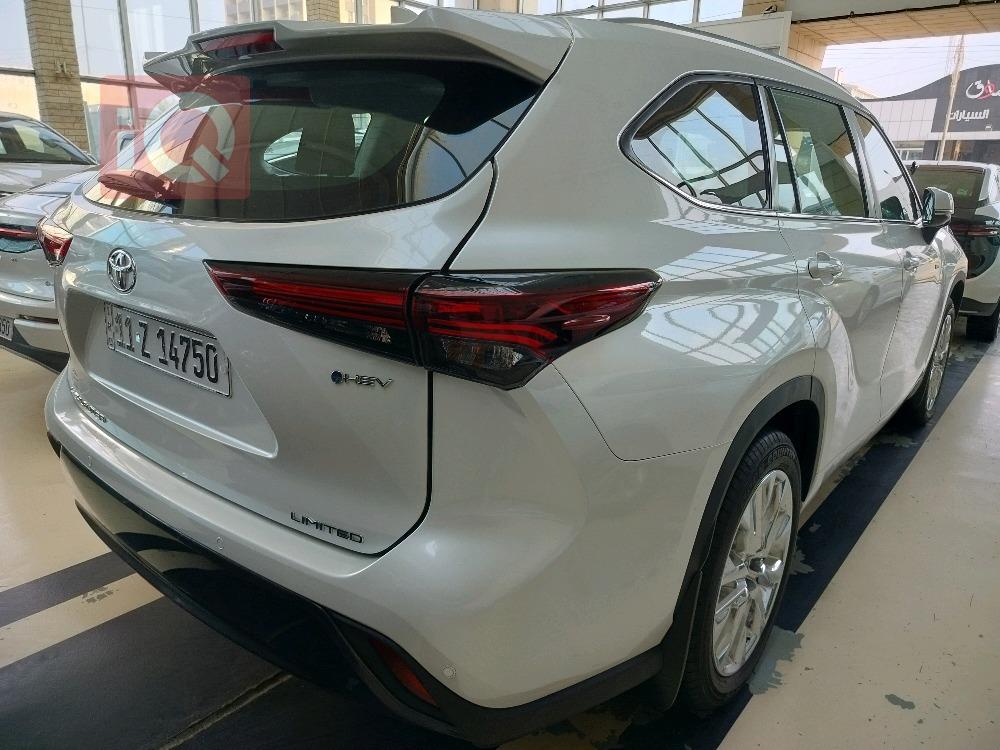 تۆیۆتا هایلاندەر